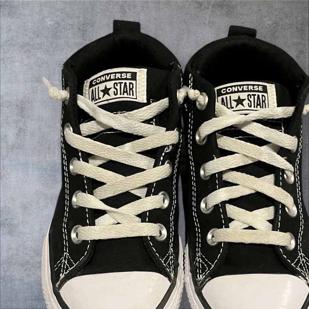BOYS' CONVERSE LITTLE KID CHUCK TAYLOR ALL STAR STREET MID‎ SNEAKERS Size 2